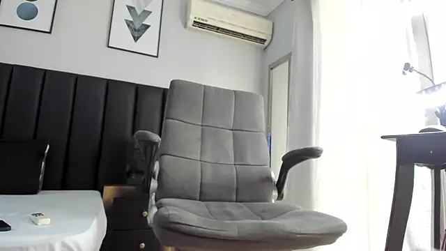 ISAAC CRYSTON online show from March 2025 07:16:02 PM