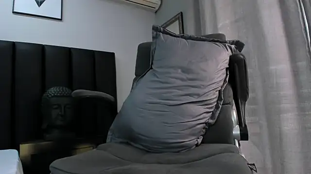 ISAAC CRYSTON online show from March 2025 10:21:01 PM