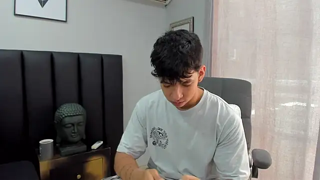 ISAAC CRYSTON online show from March 2025 07:17:01 PM