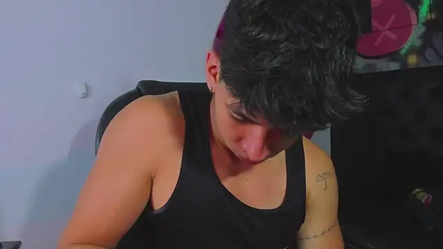 ISAAC CRYSTON online show from October 2025 07:53:01 PM