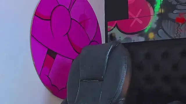 ISAAC CRYSTON online show from October 2025 07:21:01 PM