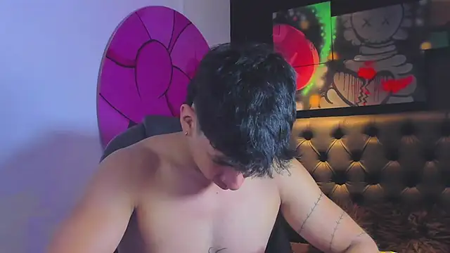 ISAAC CRYSTON online show from October 2025 07:34:01 PM