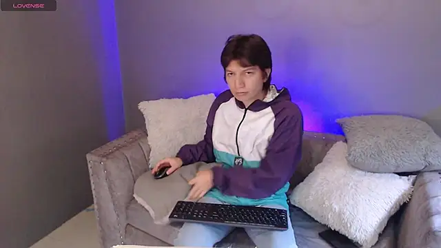 Golden-Boyy online show from February 2025 12:03:02 PM