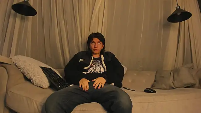 Golden-Boyy online show from March 2025 03:31:02 PM
