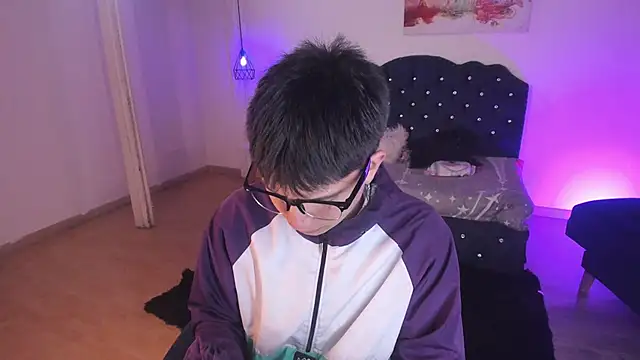 Golden-Boyy online show from September 2025 03:06:02 AM