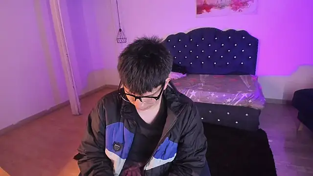Golden-Boyy online show from September 2025 03:18:02 AM