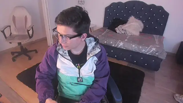Golden-Boyy online show from September 2025 03:11:02 AM