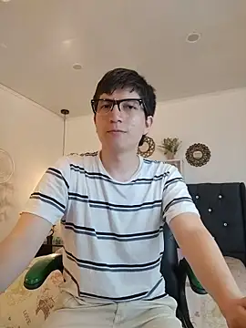 Golden-Boyy online show from October 2025 03:38:01 AM