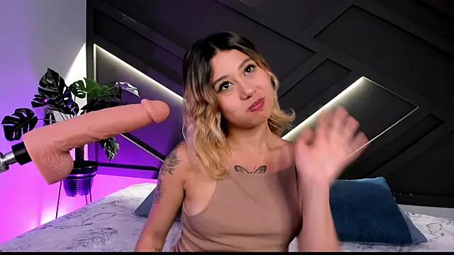 cloe palmer online show from February 2025 09:15:01 PM