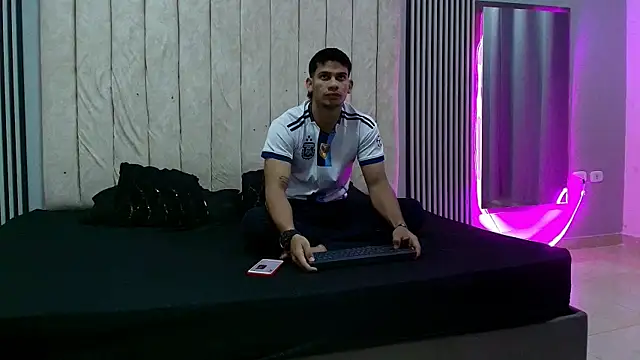 Snapshot of ANDRES_STUD chatting on September 2025 04:25:02 AM ANDRES STUD online show from September 2025 04:25:02 AM