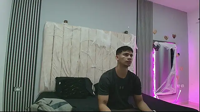 Snapshot of ANDRES_STUD chatting on October 2025 04:33:02 AM ANDRES STUD online show from October 2025 04:33:02 AM