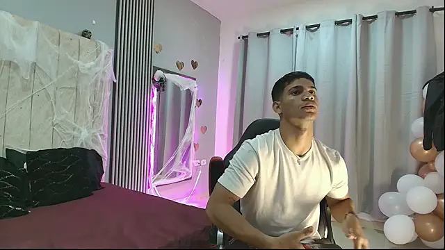 Snapshot of ANDRES_STUD chatting on October 2025 04:56:02 AM ANDRES STUD online show from October 2025 04:56:02 AM