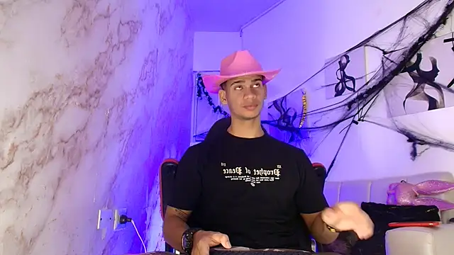 Snapshot of ANDRES_STUD chatting on October 2025 04:27:01 AM ANDRES STUD online show from October 2025 04:27:01 AM