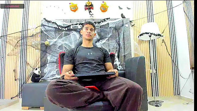 Snapshot of ANDRES_STUD chatting on October 2025 04:05:02 AM ANDRES STUD online show from October 2025 04:05:02 AM