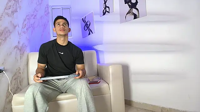 Snapshot of ANDRES_STUD chatting on November 2025 04:44:02 AM ANDRES STUD online show from November 2025 04:44:02 AM