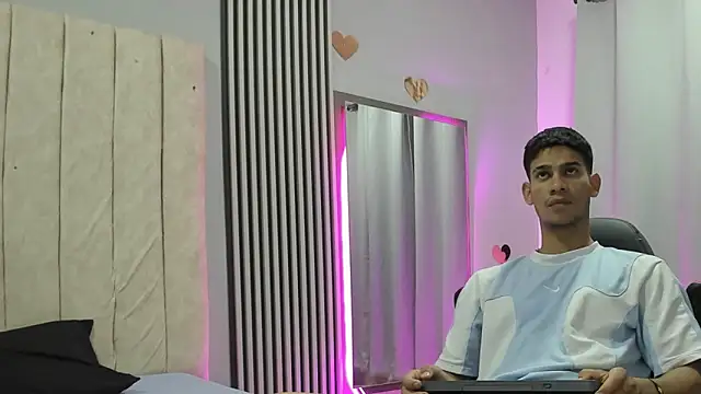 Snapshot of ANDRES_STUD chatting on November 2025 04:23:02 AM ANDRES STUD online show from November 2025 04:23:02 AM