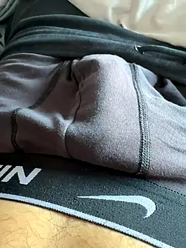 polpolo21 online show from December 2025 02:12:02 PM