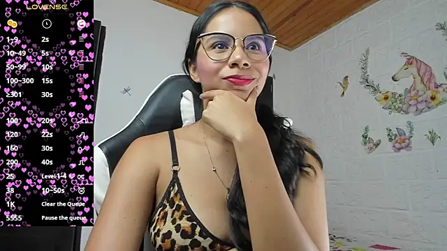 Snapshot of alisson_hoffman05 chatting on May 2026 11:23:04 PM alisson hoffman05 online show from May 2026 11:23:04 PM