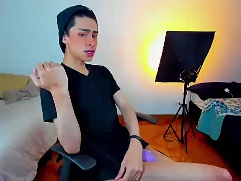 steve  gray online show from March 2025 07:07:02 PM