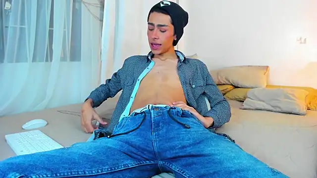 steve  gray online show from March 2025 06:53:02 PM