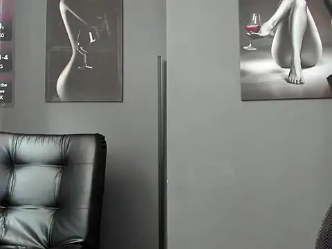 karlyjons12 online show from October 2025 05:24:02 PM