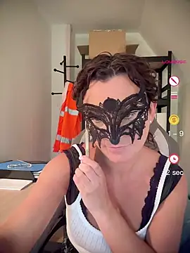 Snapshot of Loveblackzilla chatting on May 2026 12:02:01 PM Loveblackzilla online show from May 2026 12:02:01 PM