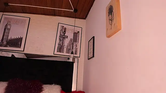 tylla  online show from December 2025 03:48:01 AM