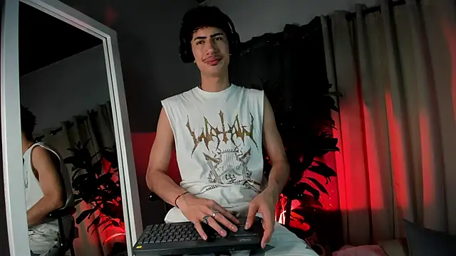 NovaaWheler online show from October 2025 08:20:02 PM