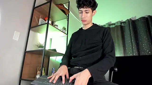 NovaaWheler online show from March 2026 12:05:03 PM