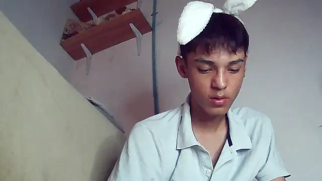 ChavoOT online show from March 2025 02:32:01 AM