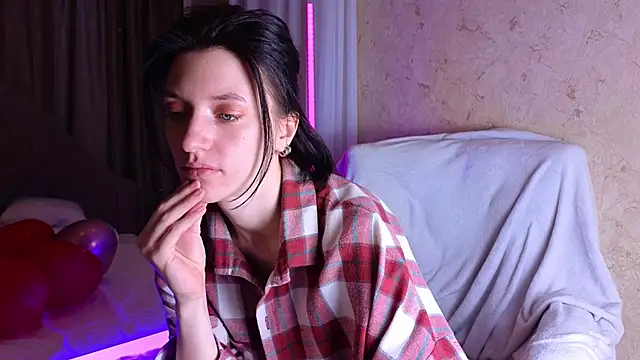 roxy riot  online show from February 2025 04:31:01 AM