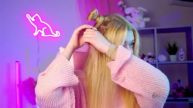 AdeleCartier online show from March 2025 03:41:02 AM