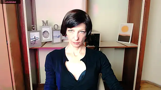  AngeliaFlow  online show from October 2025 08:56:01 AM