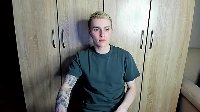 crazybottom99 online show from March 2025 05:29:01 PM