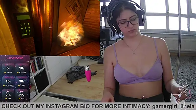 Snapshot of Gamergirl-Linela chatting on October 2025 09:54:02 AM Gamergirl-Linela online show from October 2025 09:54:02 AM