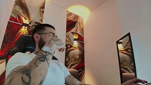 Luke davis01 online show from November 2025 01:03:01 PM