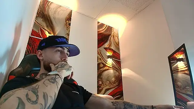 Snapshot of Luke_davis01 chatting on March 2026 01:05:01 PM Luke davis01 online show from March 2026 01:05:01 PM