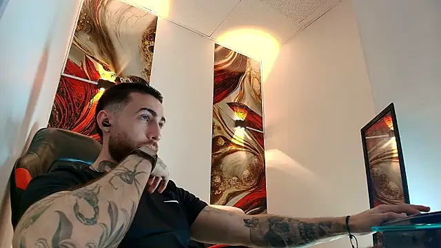 Snapshot of Luke_davis01 chatting on March 2026 01:03:01 PM Luke davis01 online show from March 2026 01:03:01 PM