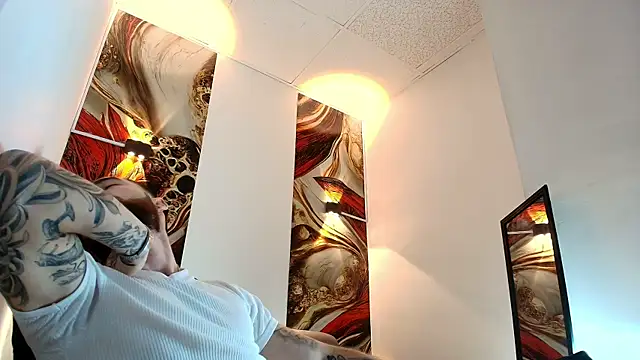 Snapshot of Luke_davis01 chatting on April 2026 01:05:02 PM Luke davis01 online show from April 2026 01:05:02 PM