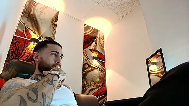 Snapshot of Luke_davis01 chatting on April 2026 01:16:02 PM Luke davis01 online show from April 2026 01:16:02 PM