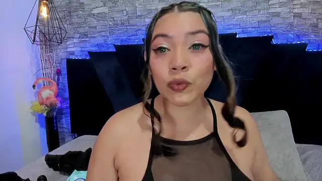 Snapshot of Sophia_Brunett chatting on April 2026 01:41:01 PM Sophia Brunett online show from April 2026 01:41:01 PM