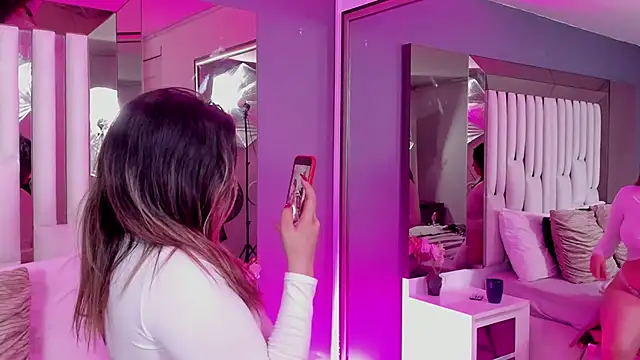 Snapshot of Cloee_Rainbow1 chatting on March 2025 11:42:02 AM Cloee Rainbow1 online show from March 2025 11:42:02 AM