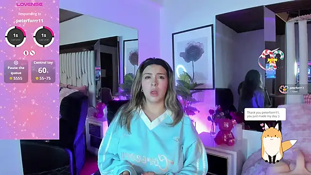 Snapshot of Cloee_Rainbow1 chatting on September 2025 12:05:01 PM Cloee Rainbow1 online show from September 2025 12:05:01 PM