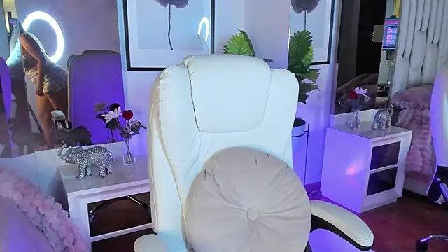 Snapshot of Cloee_Rainbow1 chatting on March 2026 02:33:01 PM Cloee Rainbow1 online show from March 2026 02:33:01 PM