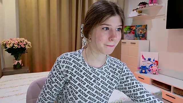 Snapshot of Bella_amory chatting on March 2026 12:33:02 PM Bella amory online show from March 2026 12:33:02 PM