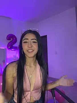 Snapshot of Mirandaa_Rogers chatting on July 2026 07:13:01 PM Mirandaa Rogers online show from July 2026 07:13:01 PM