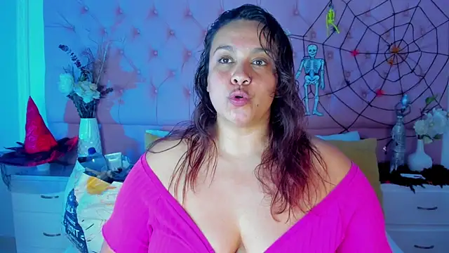 KourtneyEvans online show from October 2025 08:46:02 PM