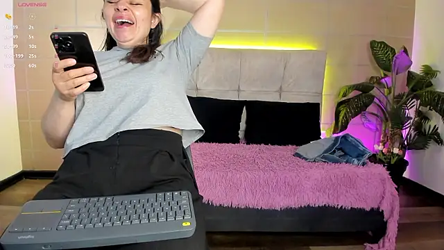 Snapshot of _michonne_ chatting on March 2026 03:43:01 AM michonne online show from March 2026 03:43:01 AM