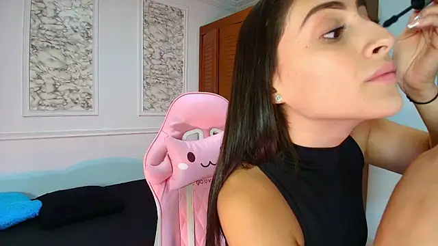 Danella houston online show from January 2026 06:21:01 PM