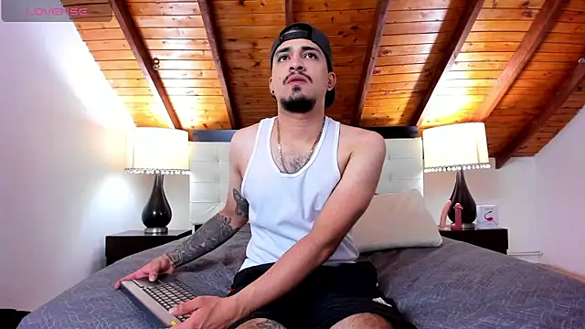 Sebastian Berne online show from November 2025 06:57:02 PM